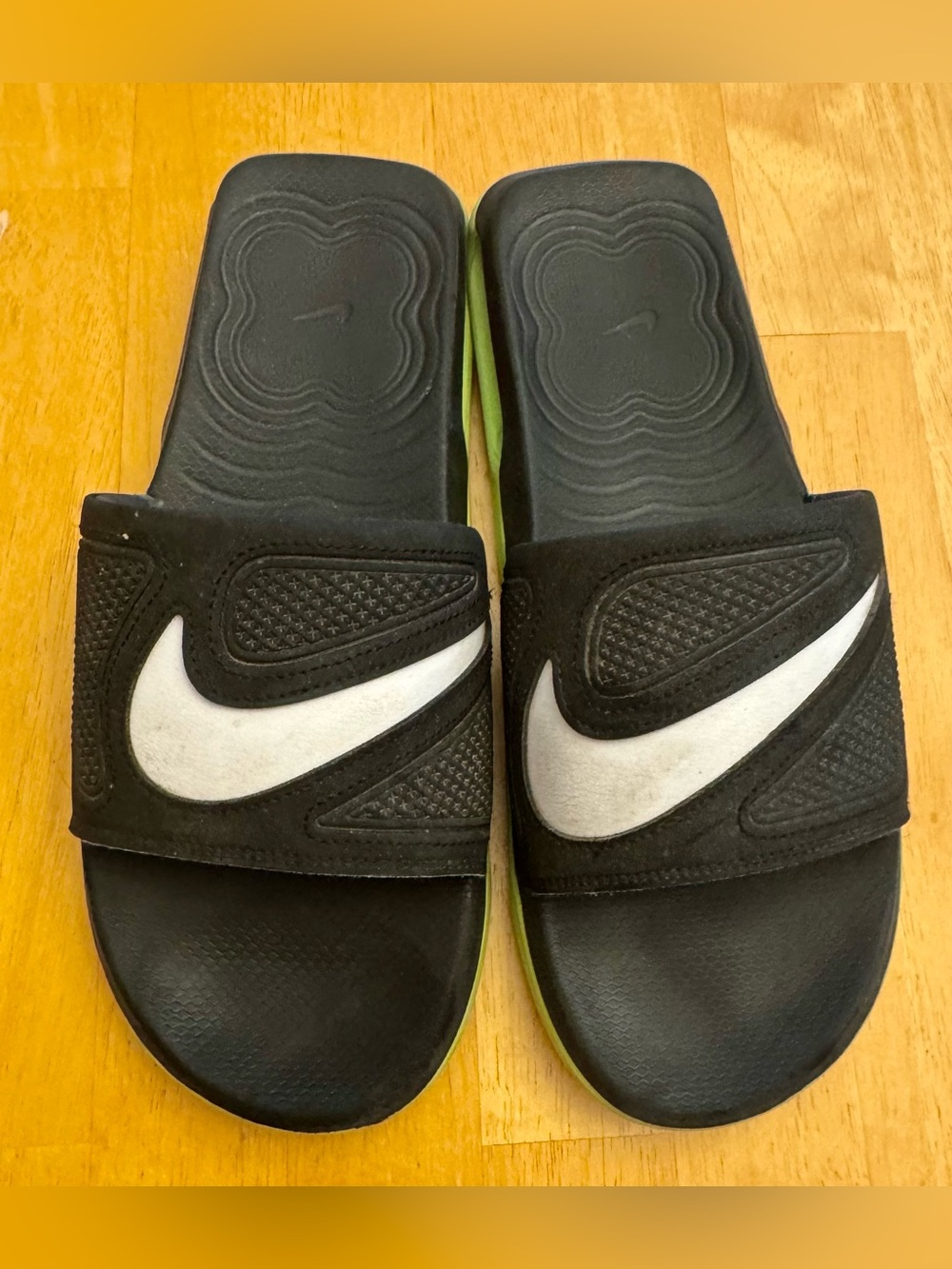 🖤 Nike Comfort Slide 2 Men’s Sandals Size 8 Black White Green 💚
